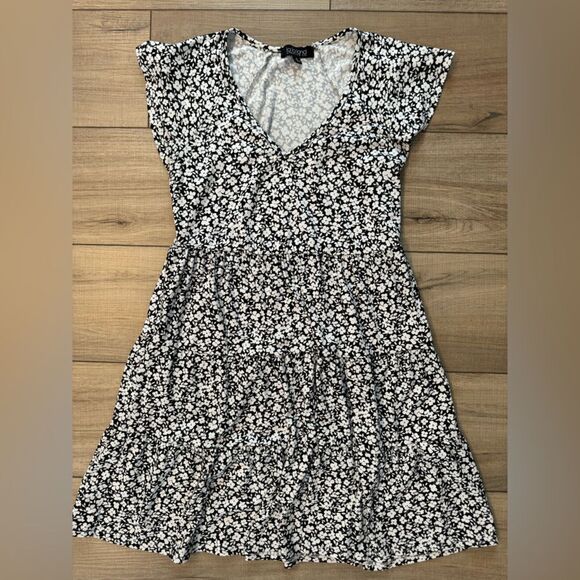 Dresses & Skirts - La La Land Dress Nordstrom s small black white women’s summer floral